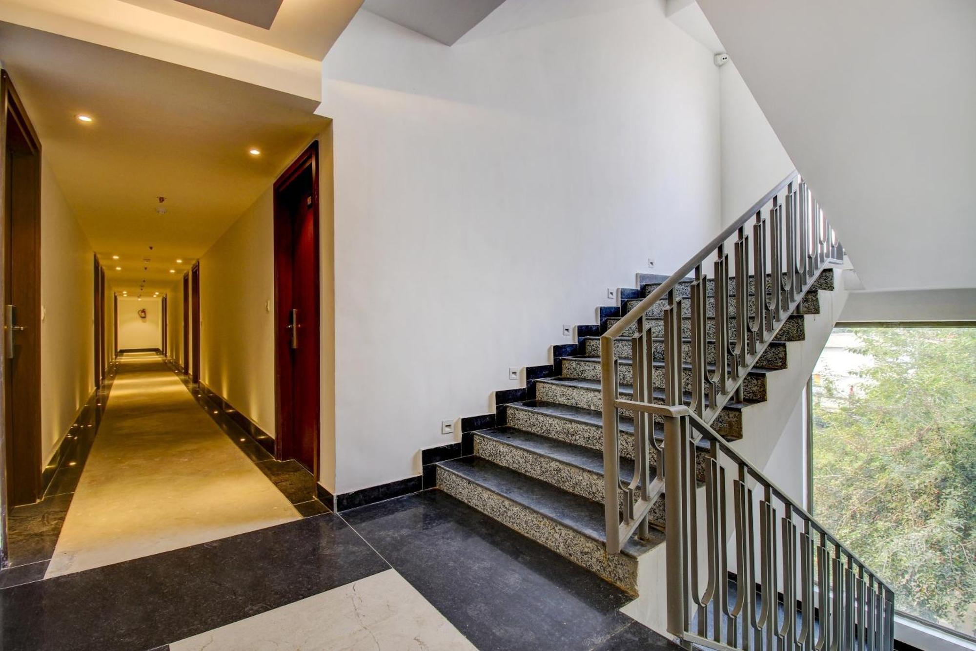 Hotel Super Townhouse Oak Aurelia Grand Lucknow Zewnętrze zdjęcie